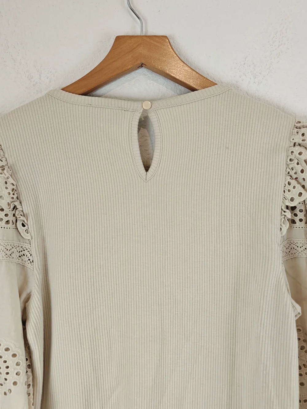 J.Crew Nwot Vintage Rib Ruffle‑Trim Eyelet Long Sleeve Top — Beige, Size S